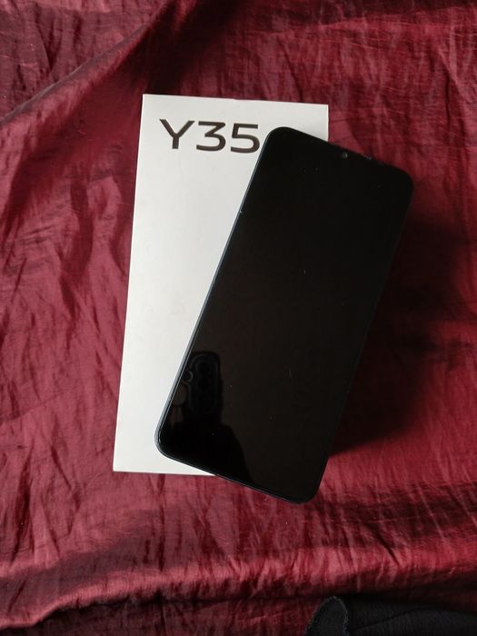 Телефон vivo Y35