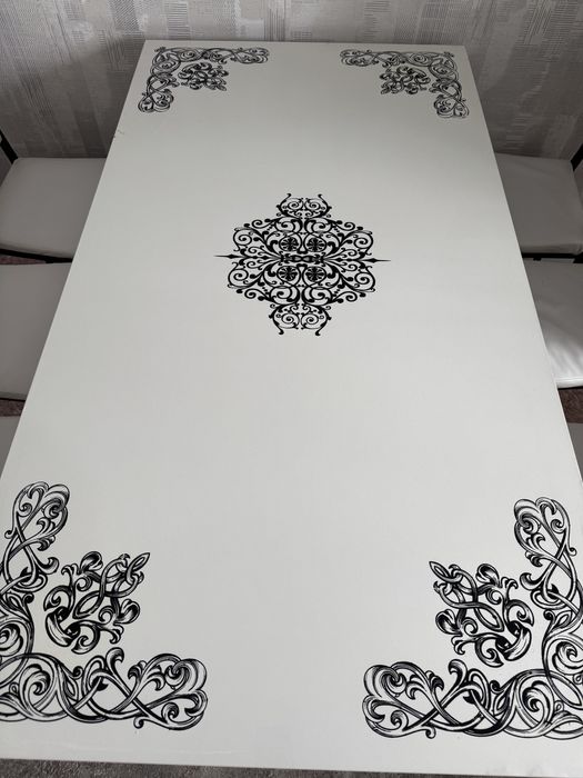 СРОЧНО продам кухонный стол со стулями