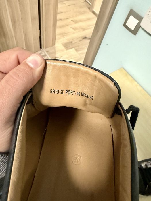 Продавам кожени сникърси Badura