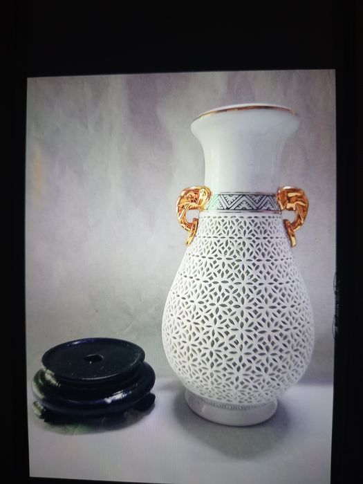 Vază porțelan filigran