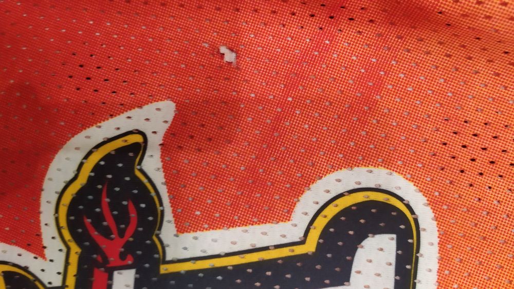 Тениска Pistons.