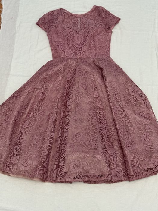 Платья все продается по 2000