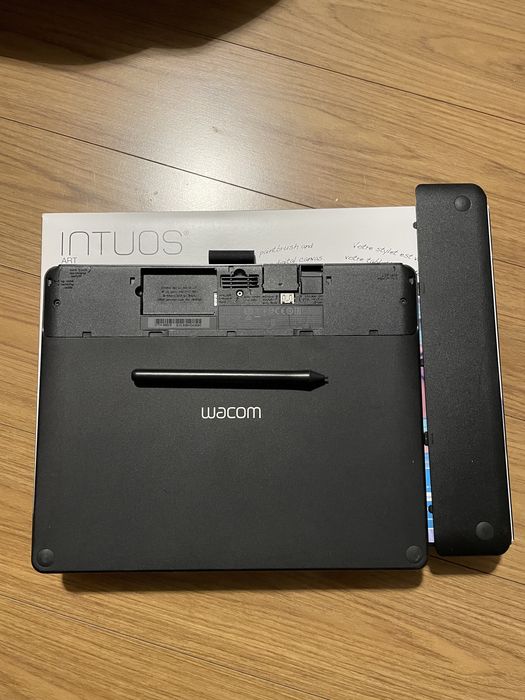 Wacom Intuos Art medium black