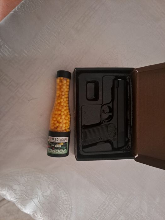 Пистолет.      .