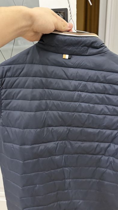 Armani Exchange/Boss безрукавка