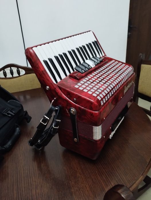 Acordeon Startone 72 Bași 7 Registre+2 La Bași Import Germania