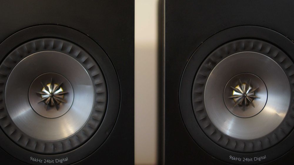 Boxe bookshelf Kef X300A driver UNI Q 5,25" foste active,transformate in boxe pasive.