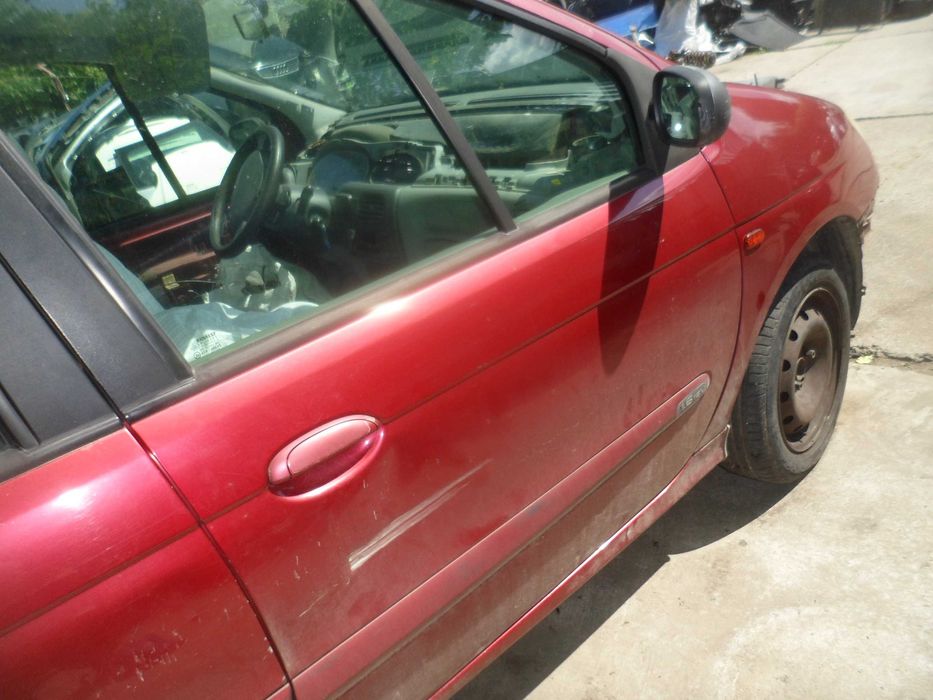 Врати в цвят бордо за Рено Меган Сценик 2001 год. гр. Плевен ...