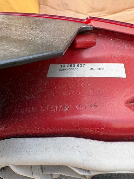 Lampa stop tripla stanga spate Opel Meriva  B 13253627