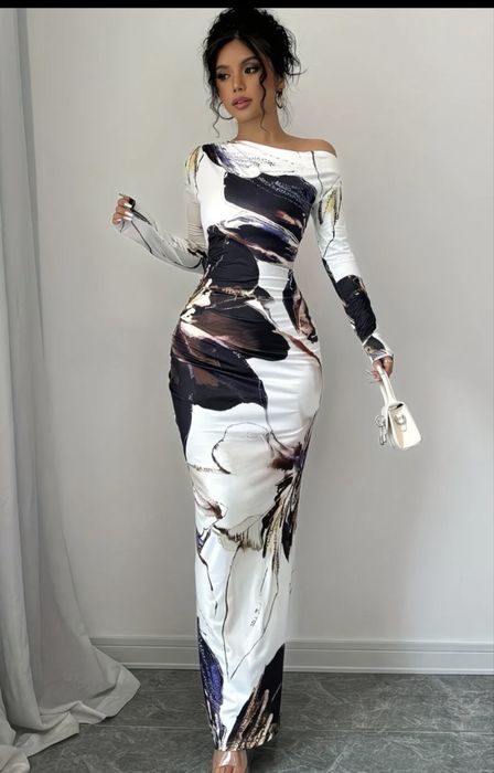 Платья длина миди б/у