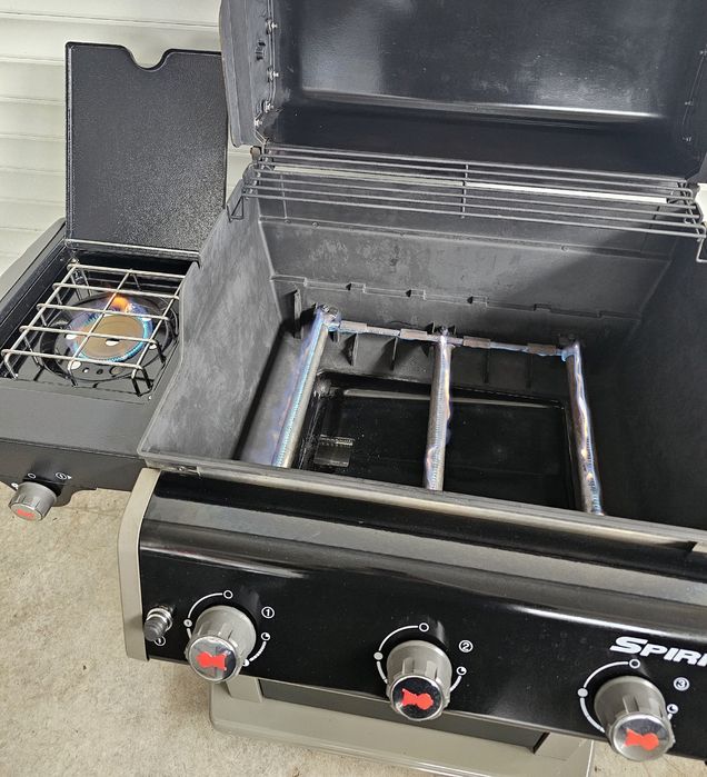 Газово барбекю WEBER