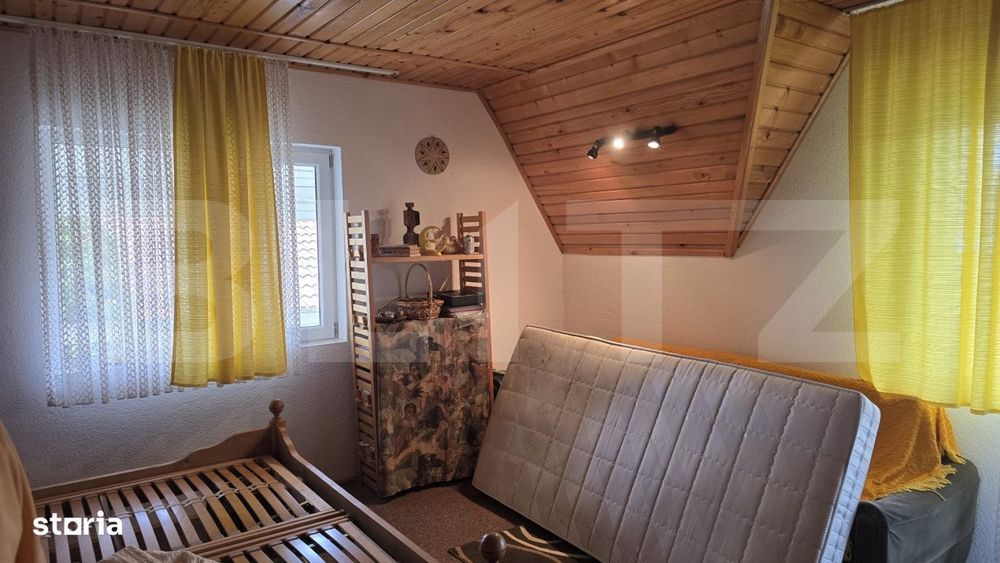 Casa 5 camere , 300 mp;  Teren - 2000 mp . Viile Satu Mare