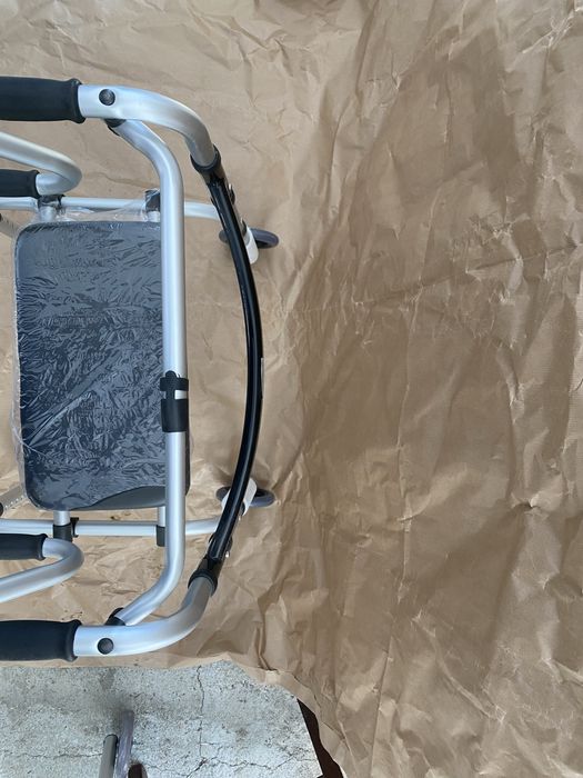 Cadru pliabil cu roti si sezut