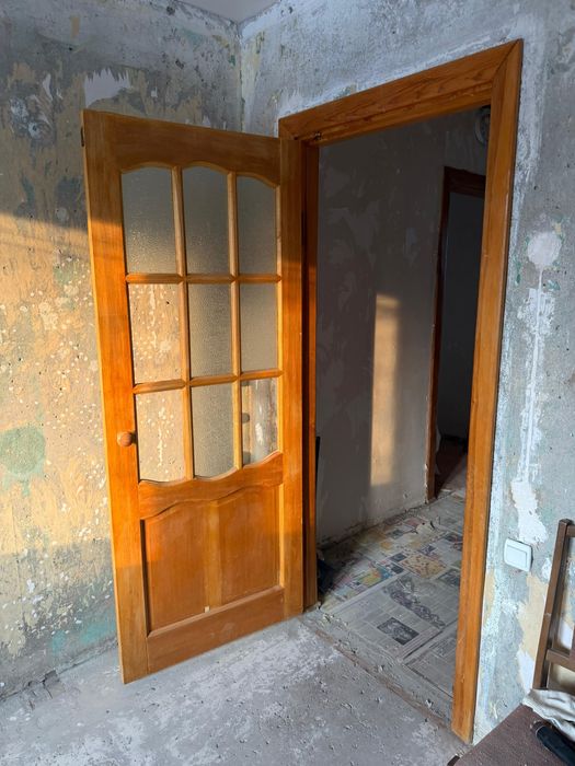 Продам б/у двери