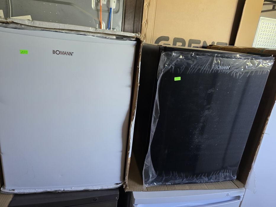 Нов мини бар фризер/ Bomann черен 42 литра