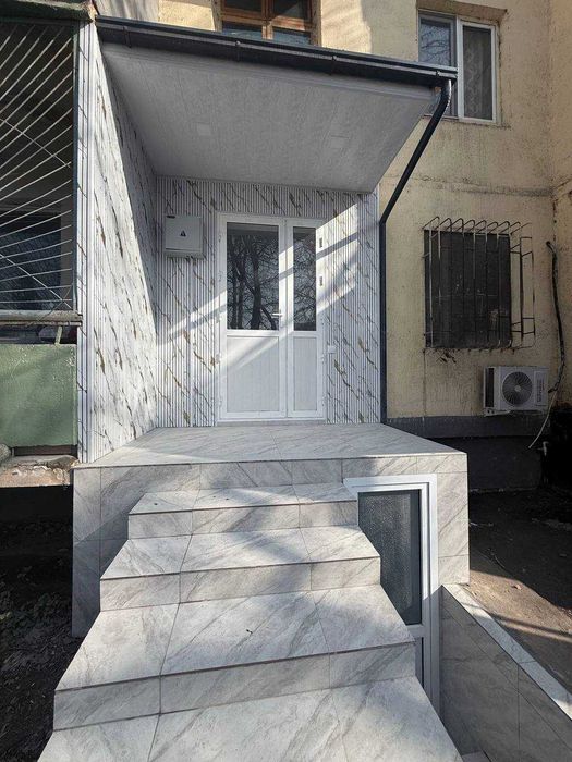 СРОЧНО ! Продается нежылая помешения в Яшнабаде (30 кв/м) Авиасозлар 4