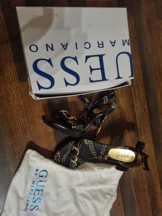 Guess ! Дамски обувки ! Нови!