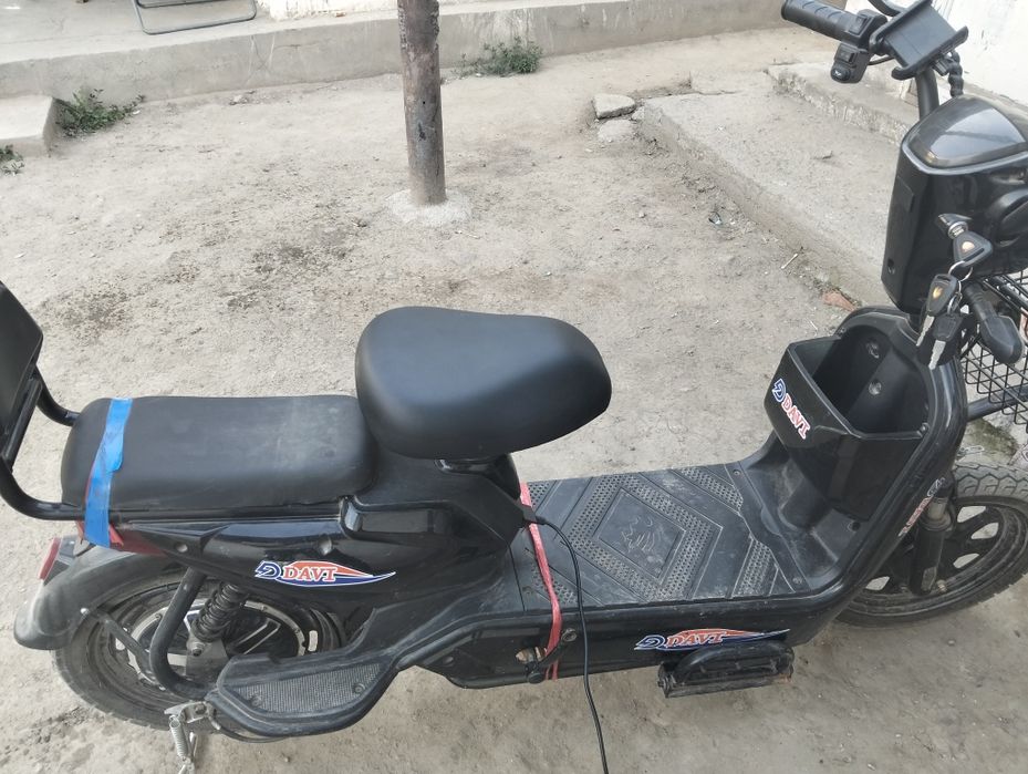 Продаетсья электроскутер дави