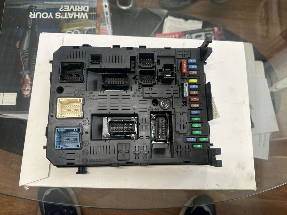 BSi-04 бушонно табло за Пежо и Ситроен