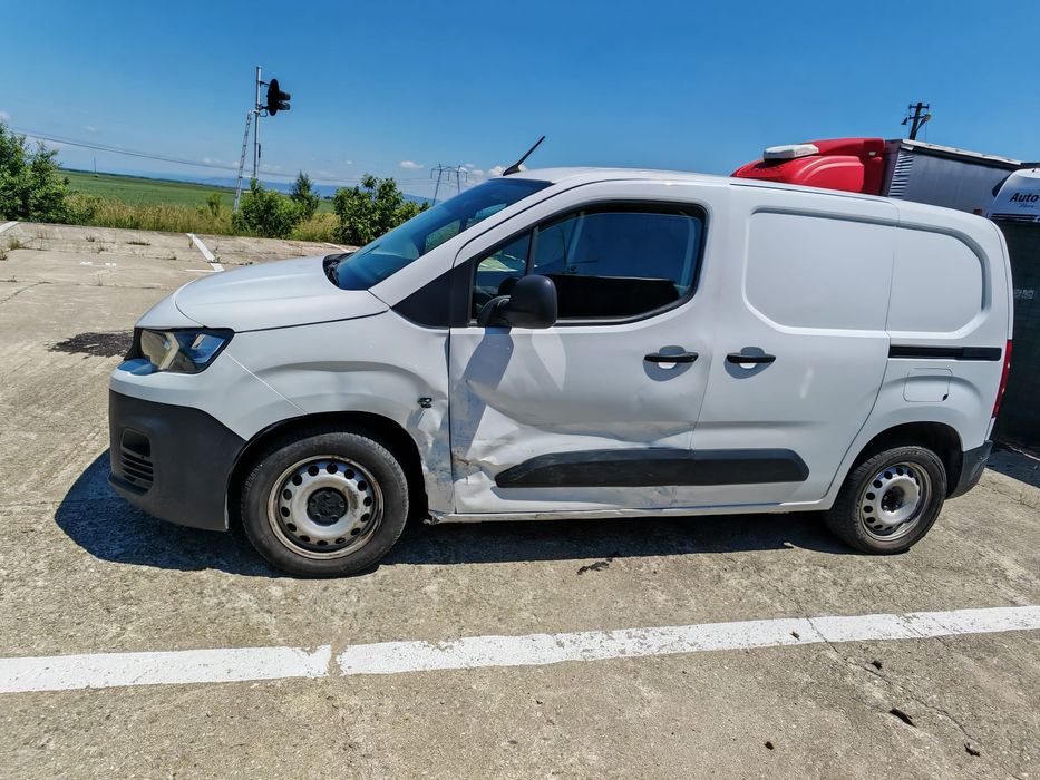 Peugeot Partner 2021 Automata,  usor avariat