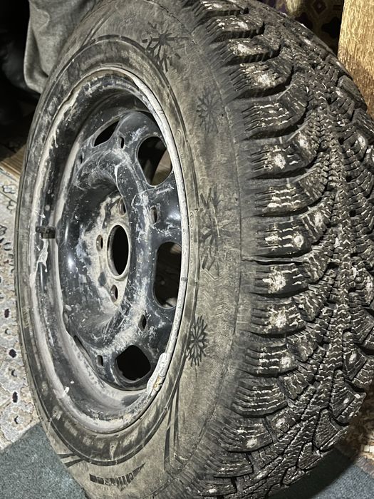 Продам шины с диском