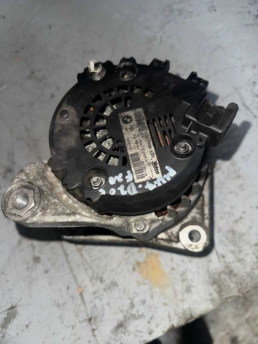 Alternator BMW N47 D20C F20 150A 14V Valeo cu defect