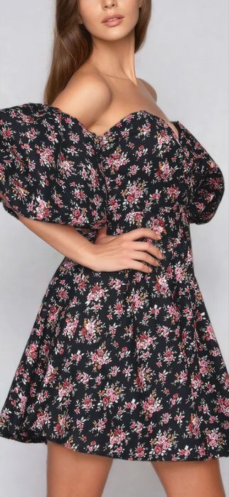 Рокля с флорални мотиви 55 евро промо цена до 11.03