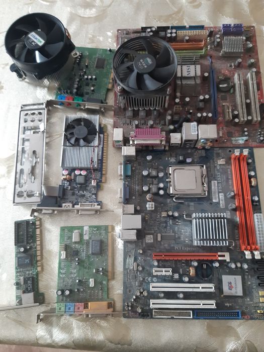 Компьютерные блоки питания 300 вт   3000 тЗвуковые колонки   2000  т