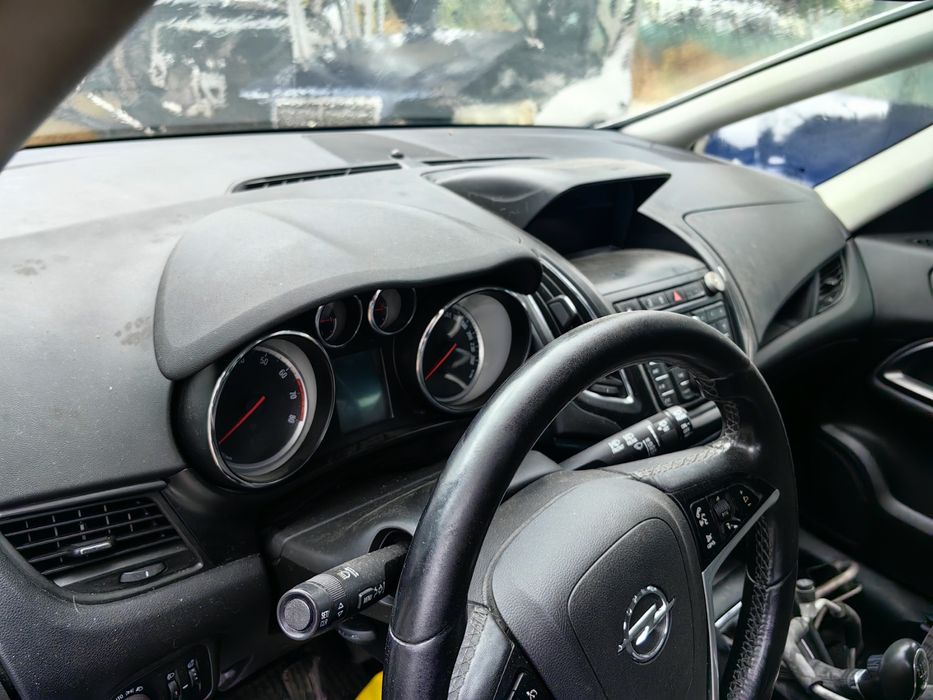 Арматурно табло с ляв еър бег Opel Zafira C 2016г / Опел Зафира Ц