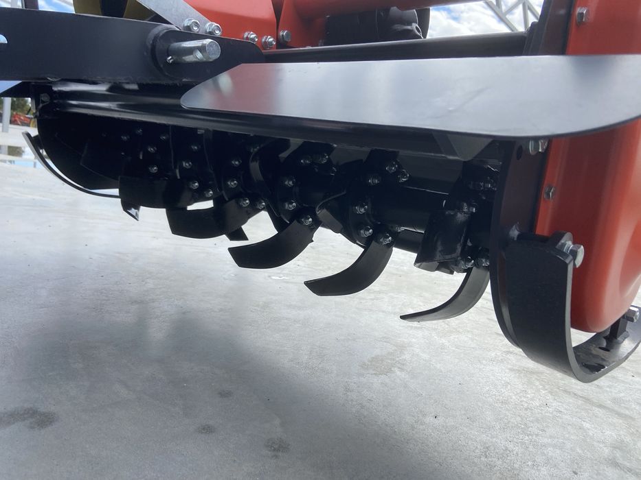 Tractor japonez Kubota FT240, 4x4,24cp+ freza NOUA