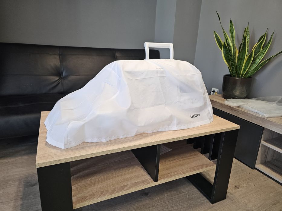 Vand Masina de brodat Brother Innov-is NV880E - Accesorii/Cons. inclus