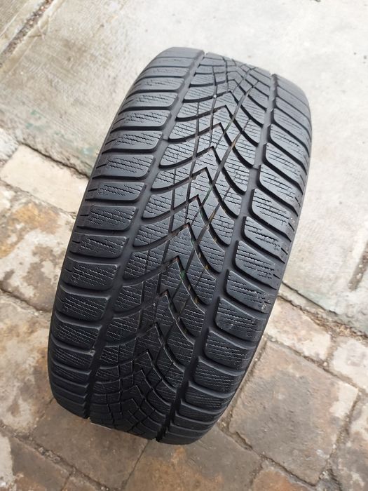 O bucată 225/45 R17 M+S iarnă - una Michelin Dunlop