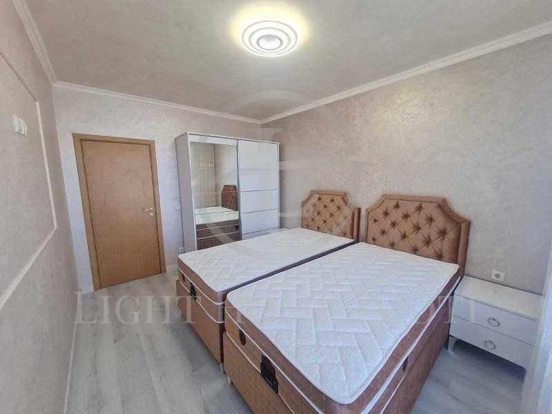 Продава се Тристаен апартамент в Пловдив, Кършияка - 120 кв.м за 2034 €/кв.м - Снимка #2