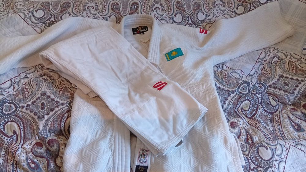 продам кимано для дзюдо