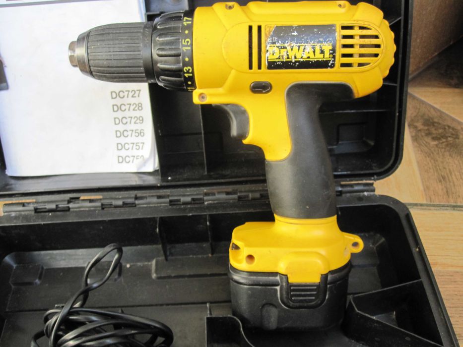 Продавам винтоверт  DEWALT DC 756 с батерии Li-ion 2.5 Ah