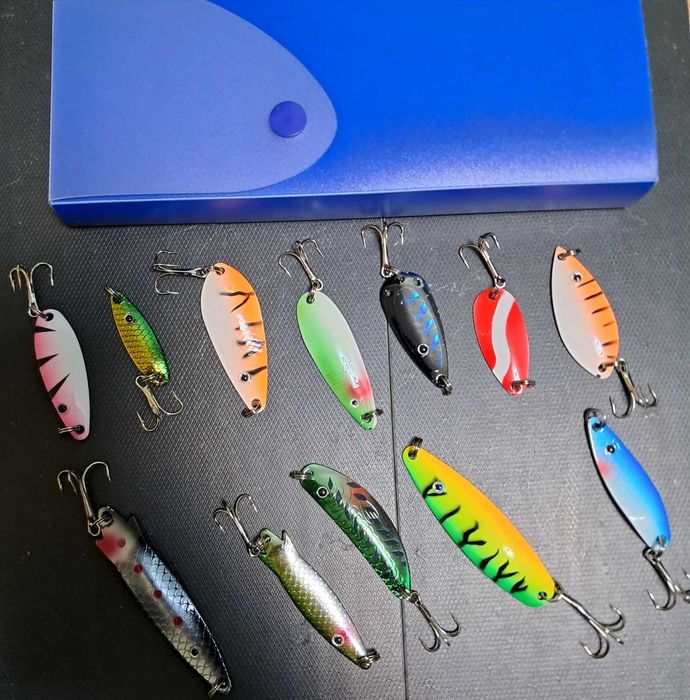 Нови 12 бр клатушки блесни за риболов на щука, кефал и костур