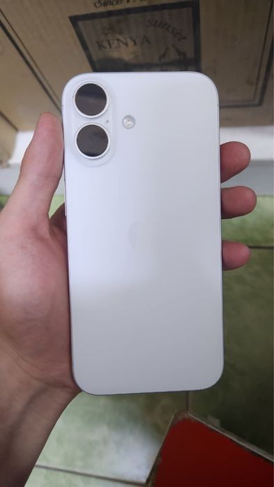 iPhone 16   128 гб