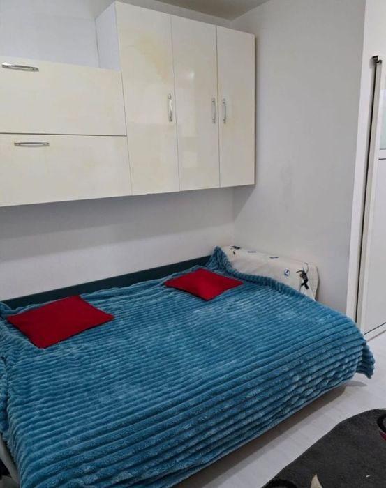 INCHIRIEZ Garsoniera zona Piata Nicolina