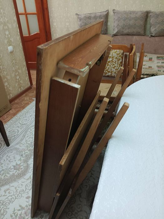 Стол кухонный + 6 стульев