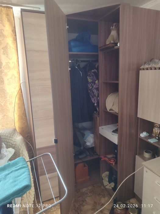 Шкаф угловой в отличном состоянии