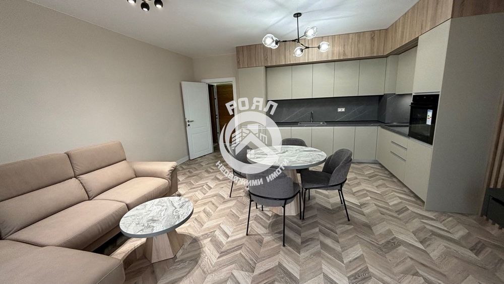 Продава се Тристаен апартамент в Пловдив, Христо Смирненски - 111 кв.м за 1711 €/кв.м - Снимка #2