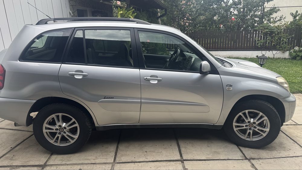 Vând Toyota RAV 4 2004 4x4 2.0 Diesel