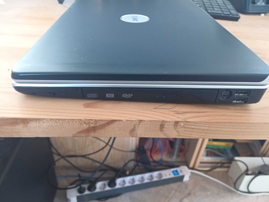 лаптоп DELL Inspiron 1525