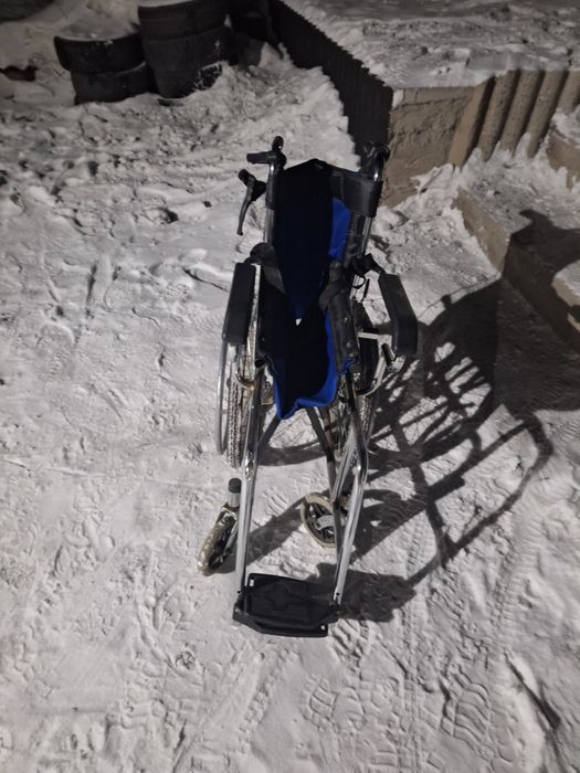 Продам инвалидную коляску