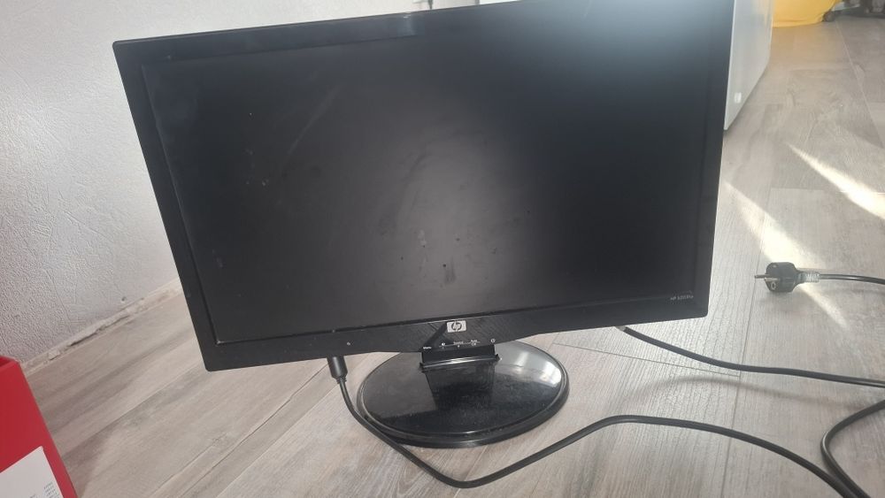 Продам монетор ,есть доставка безплатно!