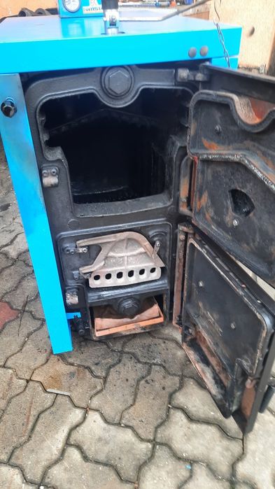 Vând centrala viadrus 35kw instalez foarte buna