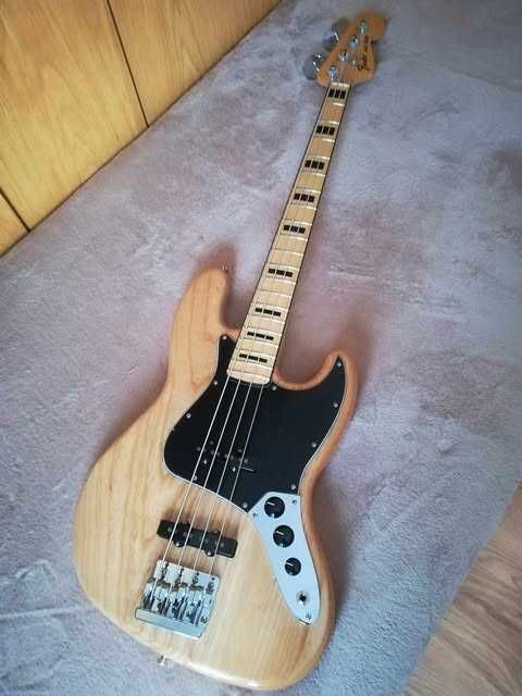 ПРОДАВАМ  Fender FSR Jazz Bass 70s NATURAL