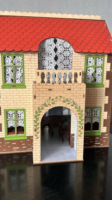 Домик кукольный