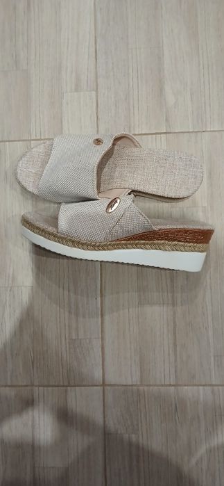 Дамски чехли на платформа