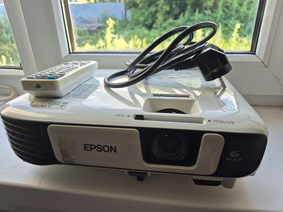 Проектор EPSON EB-X41